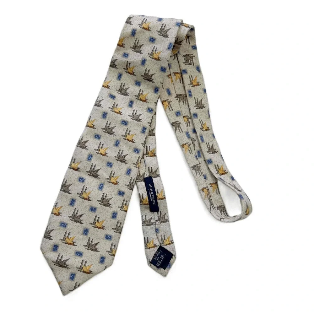 Burberry pattern tie good